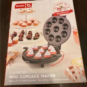 Dash Express Mini Cupcake Maker - Black